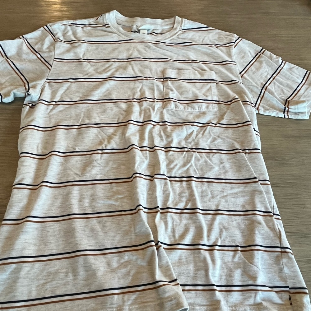 HM stripped pocket t-shirt. Size medium